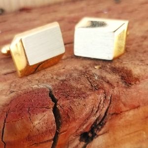 Vintage 3D Gold Toned Metal Cufflinks